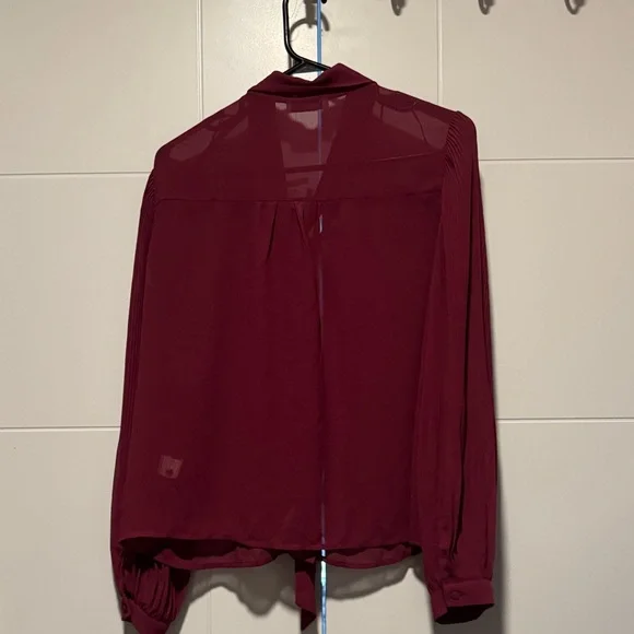 Suzy Shier - Women's Elegant dark fuscia Blouse - US M - Picture 7 of 9